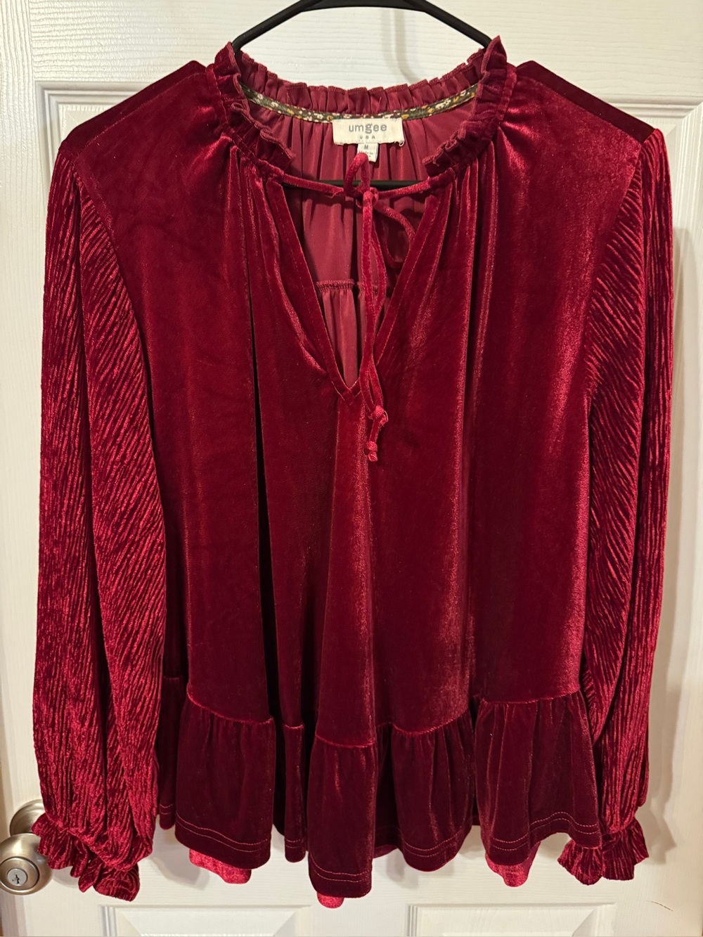 Umgee Women's Velvet Peasant Blouse in Deep Red Size Medium